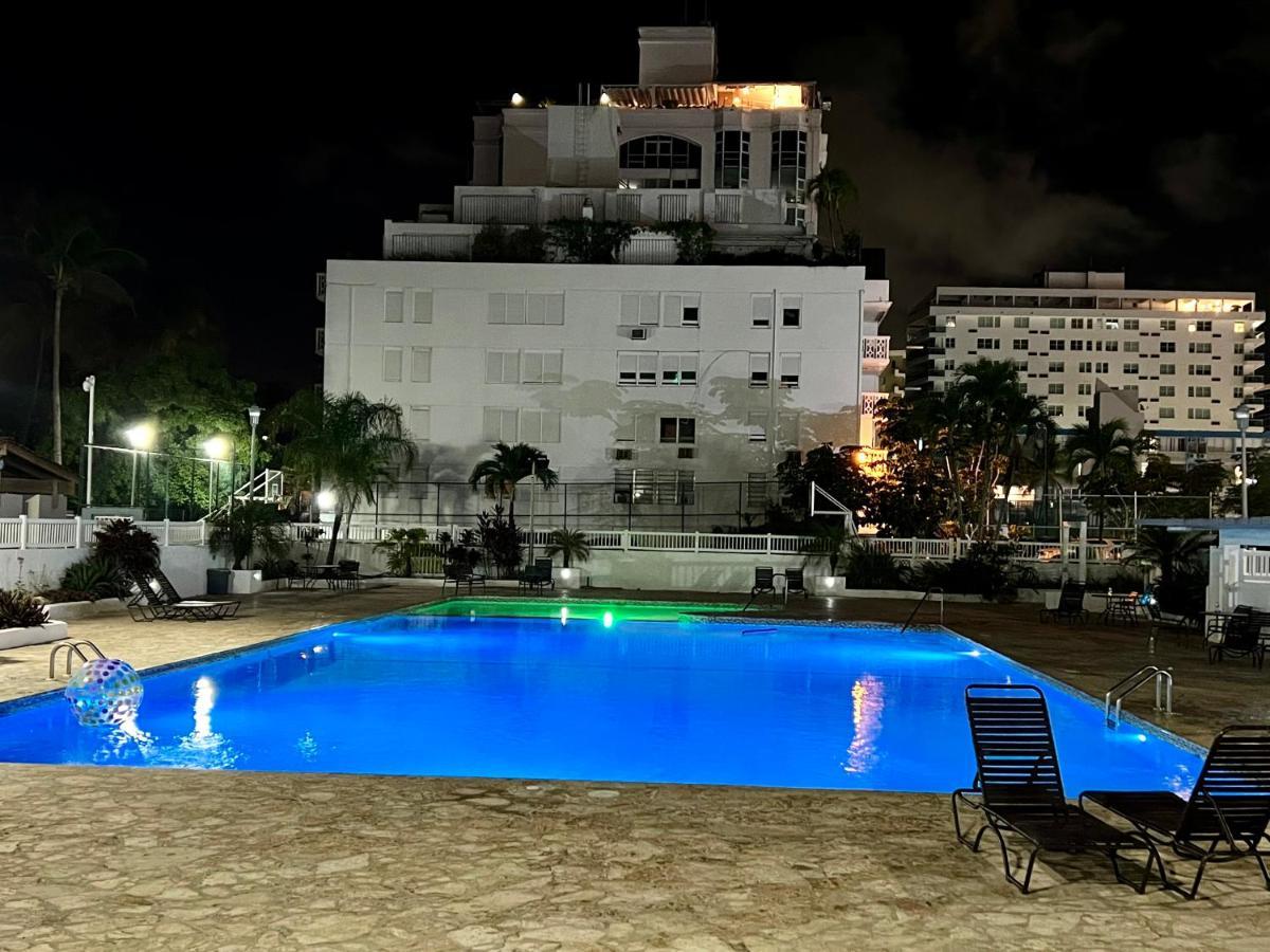 Beachfront Tropical Tantra Apartment Сан Хуан Екстериор снимка