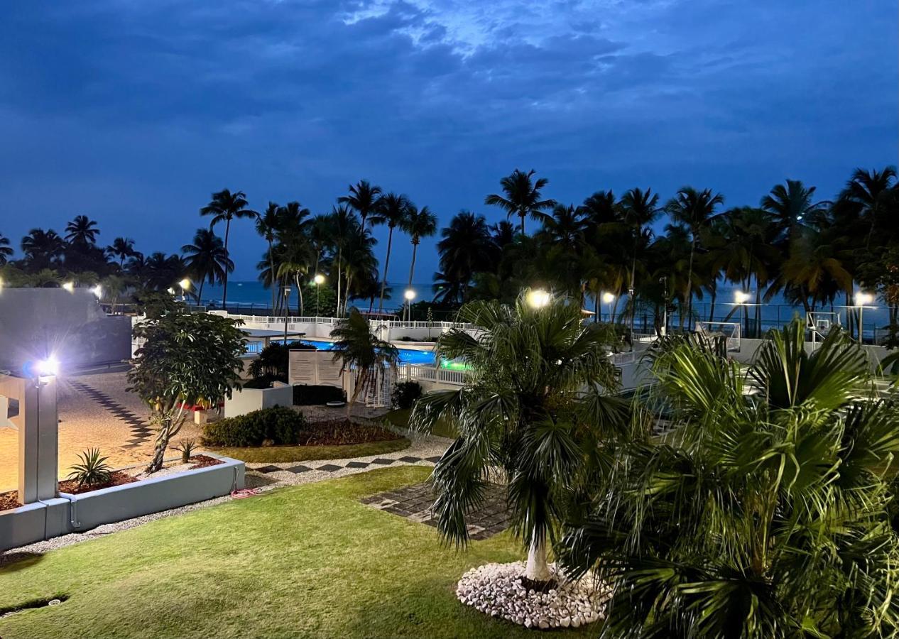 Beachfront Tropical Tantra Apartment Сан Хуан Екстериор снимка