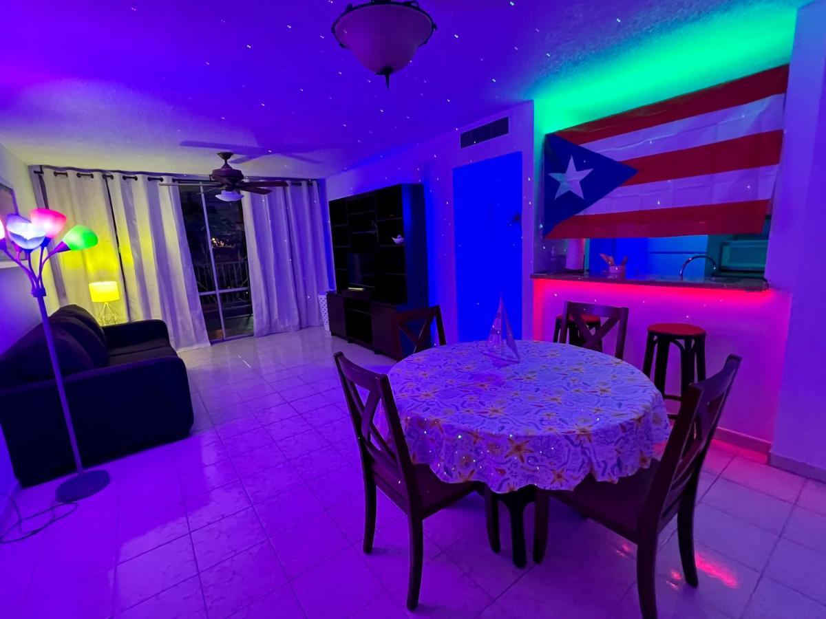 Beachfront Tropical Tantra Apartment Сан Хуан Екстериор снимка