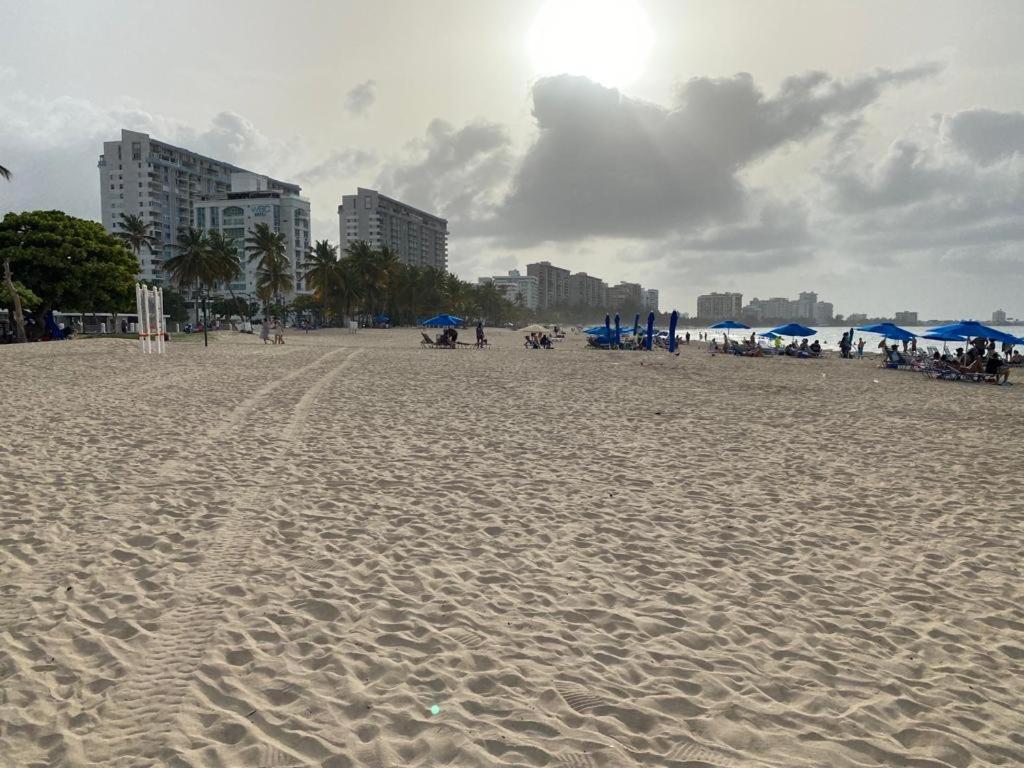 Beachfront Tropical Tantra Apartment Сан Хуан Екстериор снимка