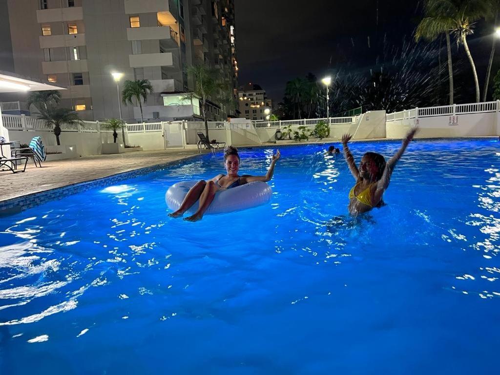 Beachfront Tropical Tantra Apartment Сан Хуан Екстериор снимка