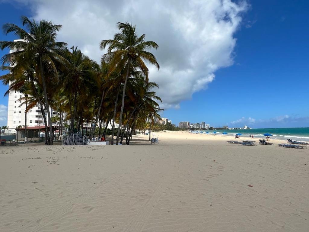Beachfront Tropical Tantra Apartment Сан Хуан Екстериор снимка