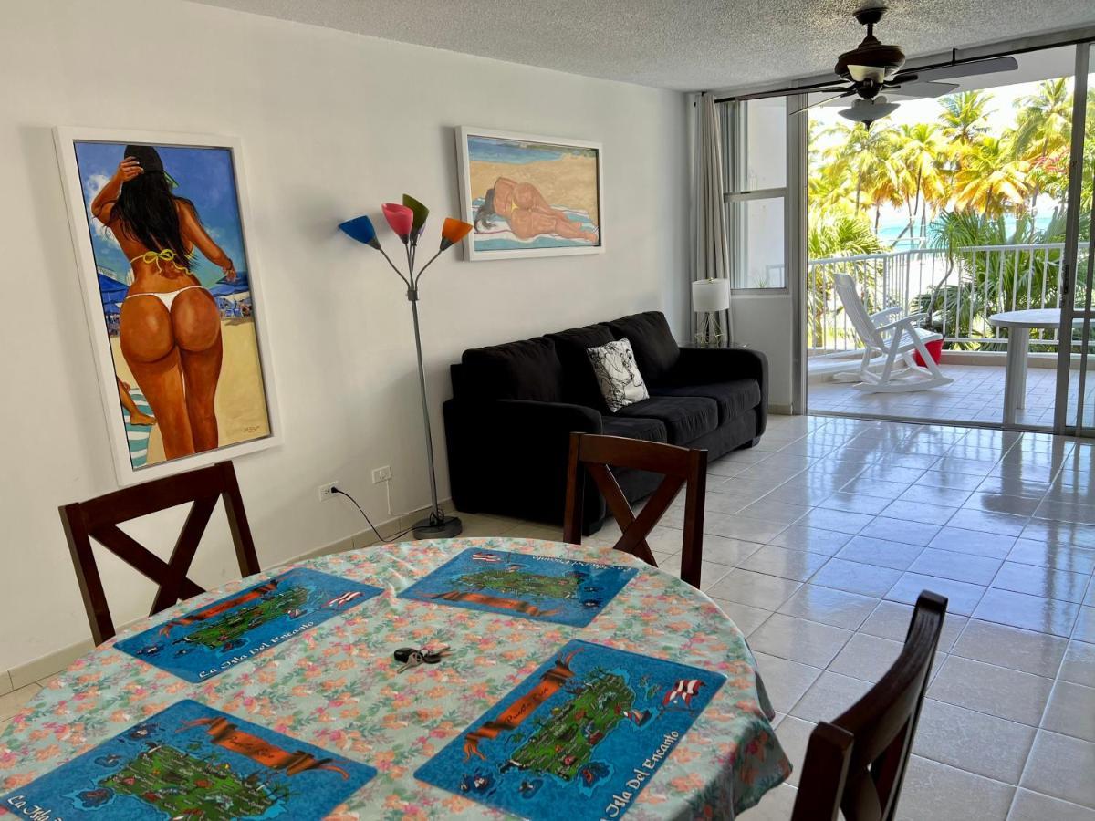 Beachfront Tropical Tantra Apartment Сан Хуан Екстериор снимка
