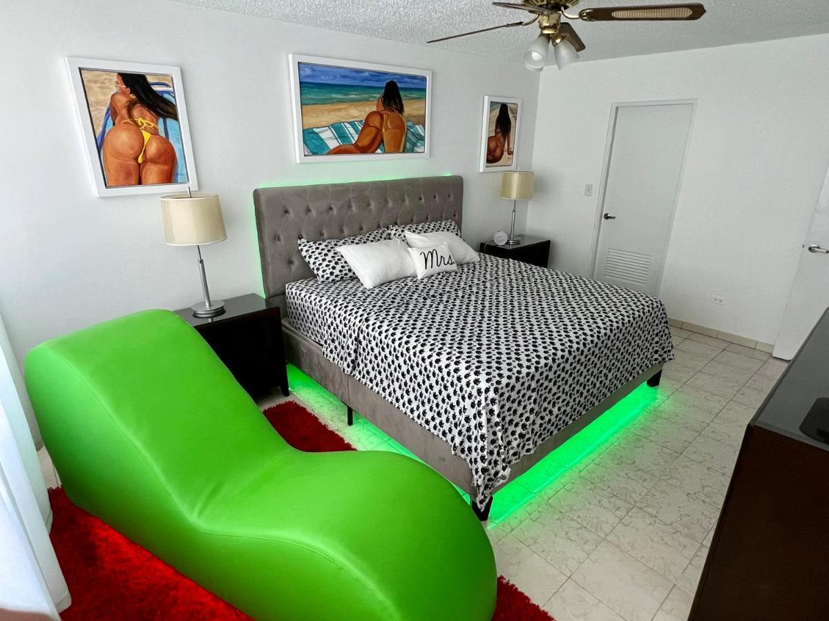 Beachfront Tropical Tantra Apartment Сан Хуан Екстериор снимка