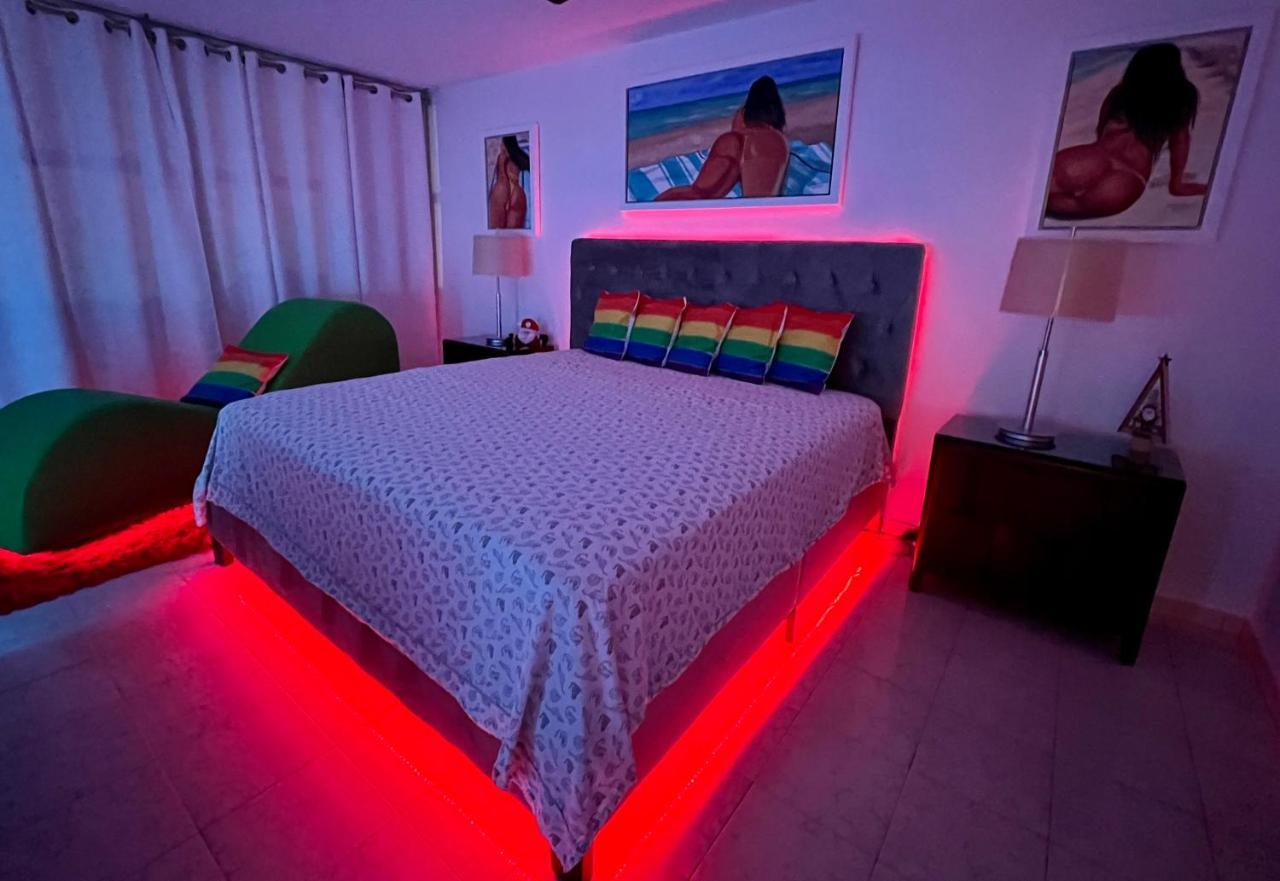 Beachfront Tropical Tantra Apartment Сан Хуан Екстериор снимка