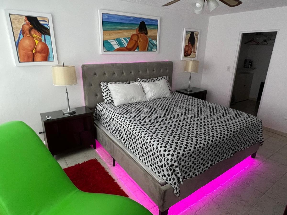 Beachfront Tropical Tantra Apartment Сан Хуан Екстериор снимка