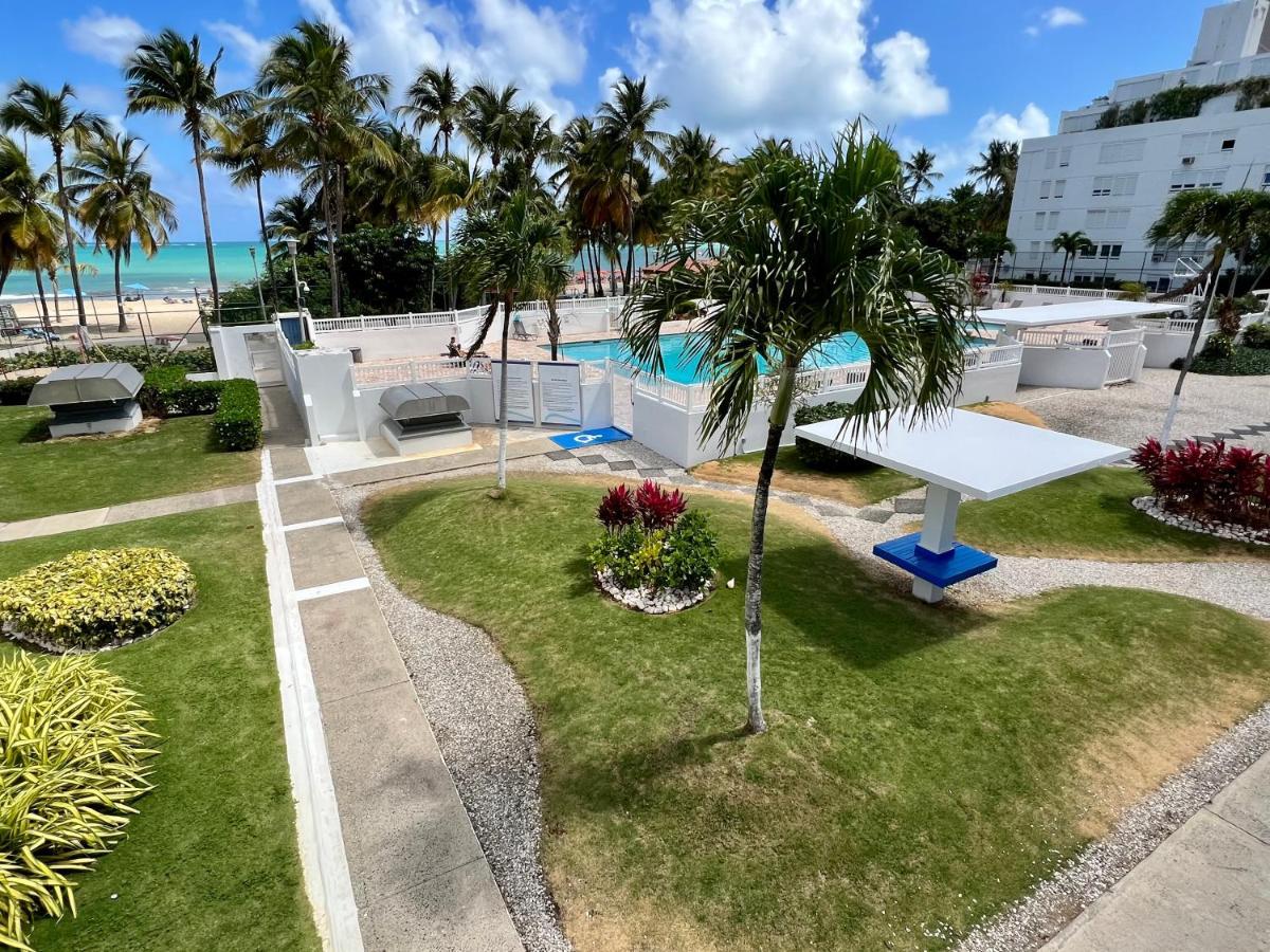 Beachfront Tropical Tantra Apartment Сан Хуан Екстериор снимка