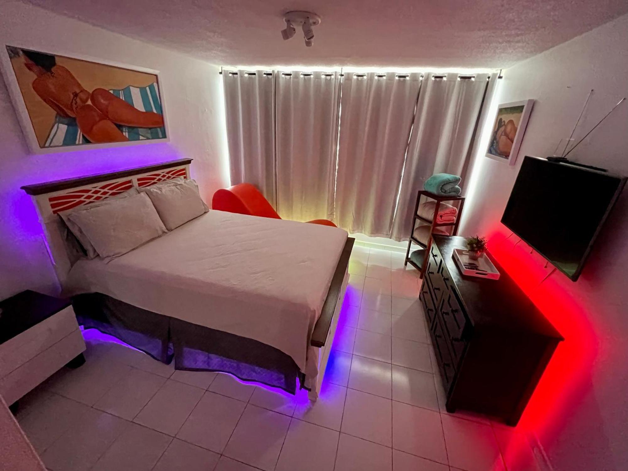 Beachfront Tropical Tantra Apartment Сан Хуан Екстериор снимка