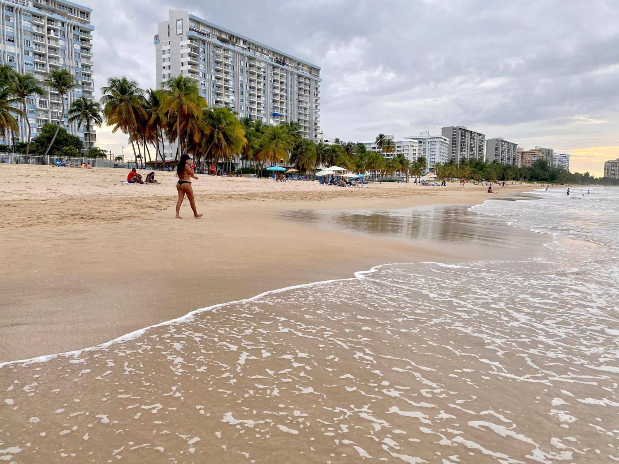 Beachfront Tropical Tantra Apartment Сан Хуан Екстериор снимка
