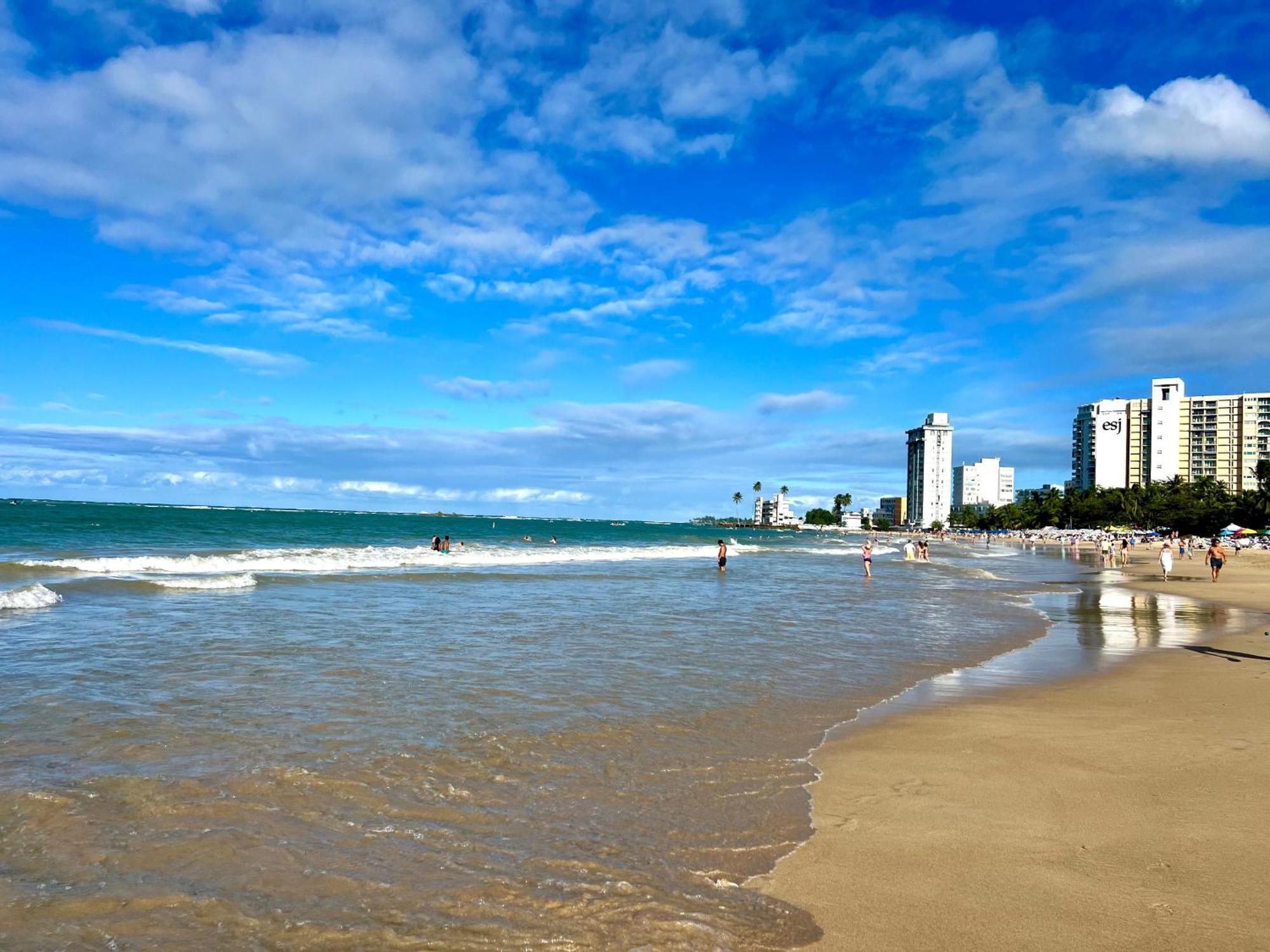 Beachfront Tropical Tantra Apartment Сан Хуан Екстериор снимка